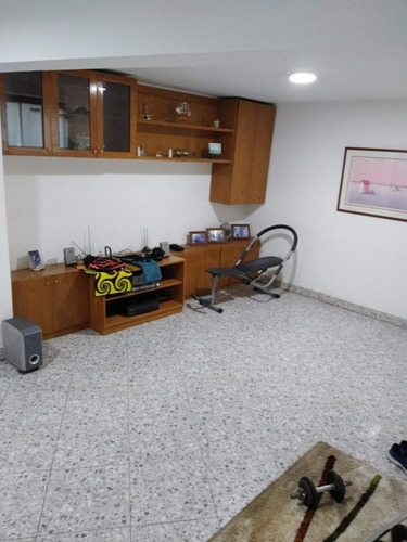 Imagen 16 de 21 de Se Vende Ph 286m2 5h/5b/5p Los Naranjos De Las Mercedes 9055
