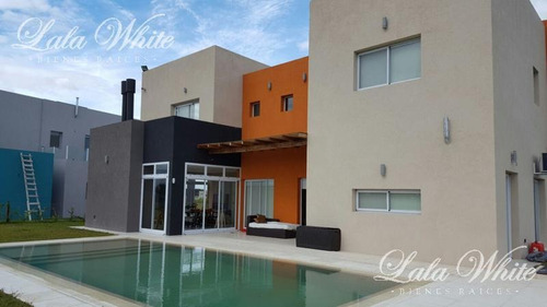 Imagen 1 de 25 de Venta - Casa En Los Talas