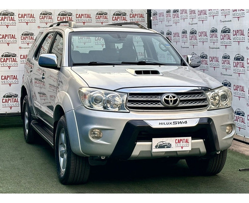 Toyota Hilux SW4 3.0 SRV 4X4 7 LUGARES 16V TURBO INTERCOOLER DIESEL 4P AUTOMÁTICO