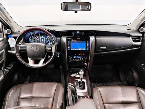 Toyota Hilux SW4 2.7 SRV 7 LUGARES 4X2 16V FLEX 4P AUTOMÁTICO