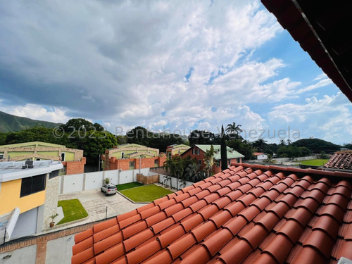 Casa Townhouse En Venta De 4 Niveles En Cantarrana Cocina Empotrada Piso De Mármol Parrillera Seguridad Nela 24-8827