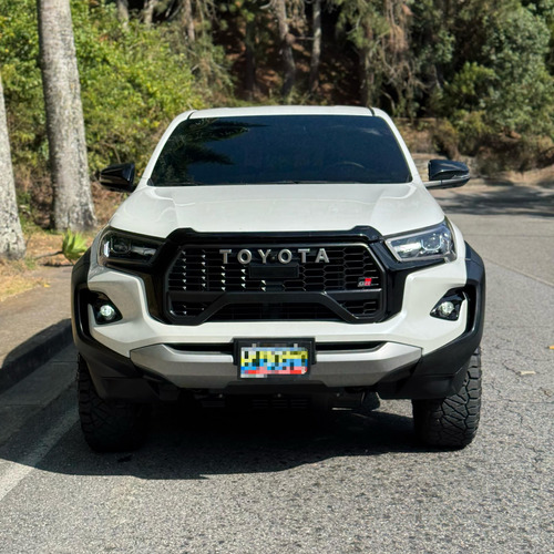 Toyota Hilux Dubai Gr