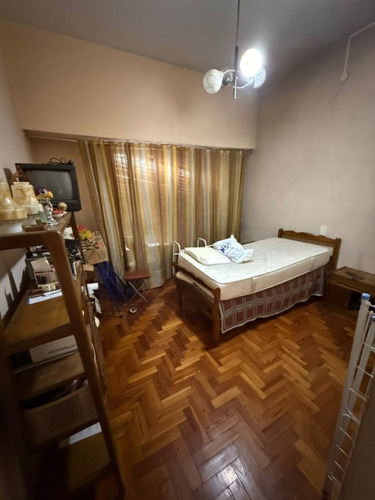 Casa En Venta En Ramos Mejia Sur 3 Ambientes Con Enorme Patio Mas Local Al Frente