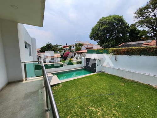 Casa En Venta En Morelos, Fraccionamiento Lomas De Cocoyoc