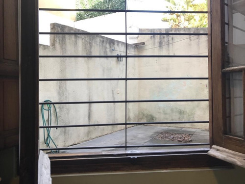 Imagen 11 de 13 de Venta De Casa Propiedad Horizontal En Pocitos, Cercana Al Ombú , 2 Dorm, 1 Baño, Patio.