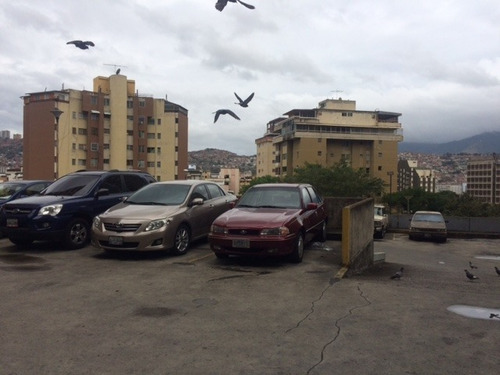 Imagen 13 de 13 de Espacioso Apartamento En Venta En El Paraíso. Favor Llamar Al Nro. 0426-9138924