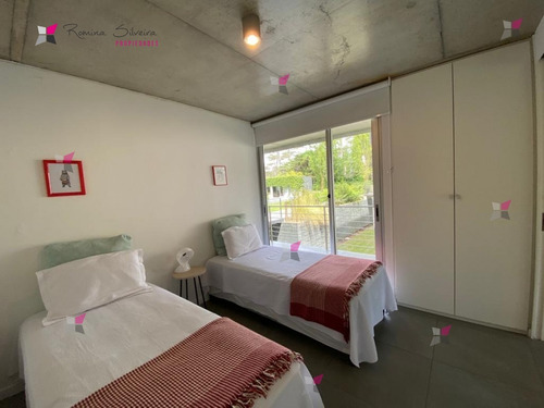 Apartamento En Alquiler - Punta Del Este- Ref: 9806