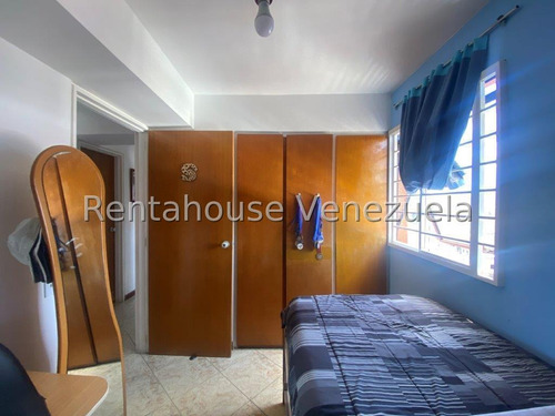 Impecable Apartamento En La Florida / Portico Del Este