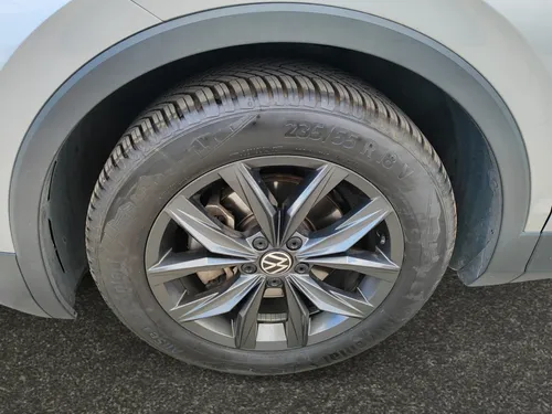 Volkswagen Tiguan 5p Comfortline L4/1.4/T Aut