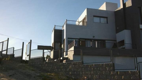 Imagen 2 de 14 de Dueño Alquila Casa Con Pileta Y Vista Al Lago Y La Ciudad