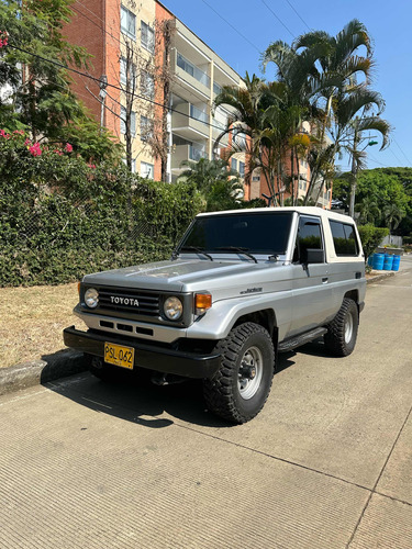 Toyota Land Cruiser 4.0 Fj73