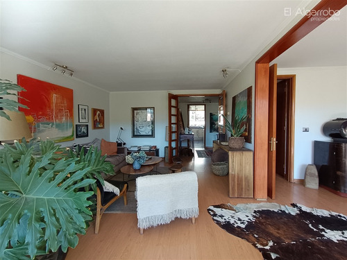 Departamento En Venta De 3 Dorm. En Lo Barnechea