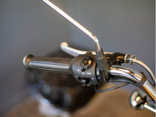 Royal Enfield Classic 350 Chrome Bronze 1° Service Gratis