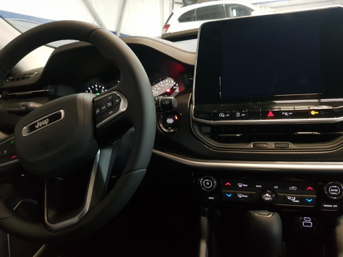 Imagen 10 de 17 de Jeep Compass Sport