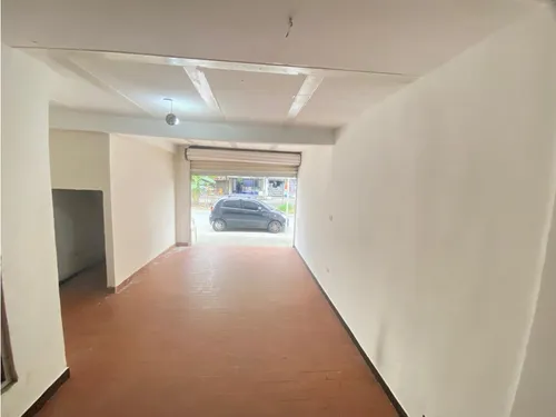 Alquilo Local En Ciudad Del Campo