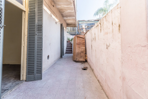 En Venta. Ph 2 Ambientes. A Reciclar. Terraza Propia.