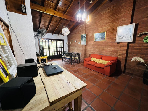 Imagen 8 de 25 de Casa 3 Dormitorios , Quincho Pileta , Permuta En Caba - Ciudad Evita