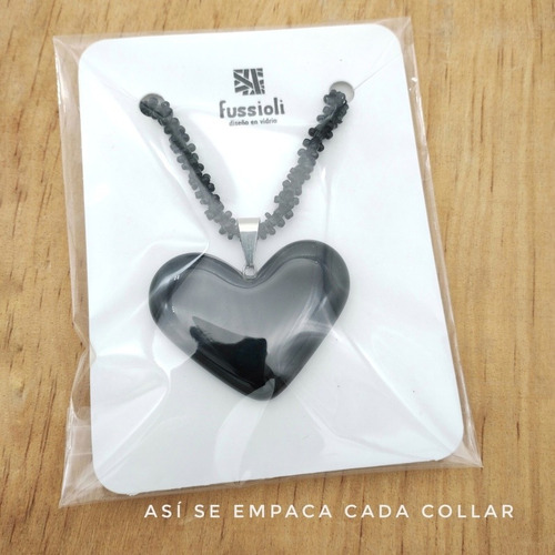Imagen 5 de 5 de Collar De Corazón Grande De Vidrio