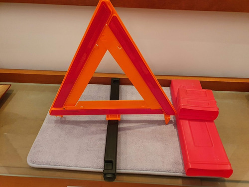 Triangulo De Seguridad Con Estuche 