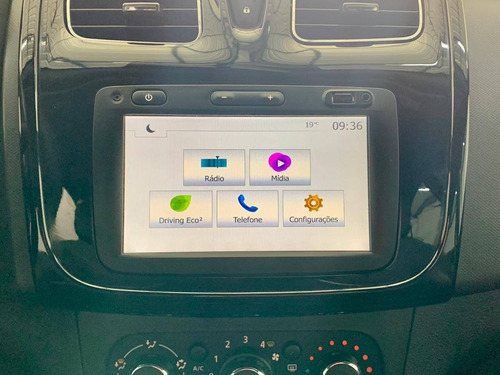 Imagem 8 de 10 de Renault Logan 1.0 12v Sce Flex Zen Manual
