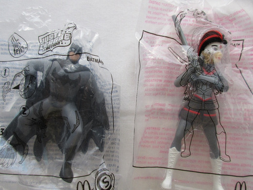 Lote De 2 Muñecos De Batman Y Super Hero Girls, De Mac Donal