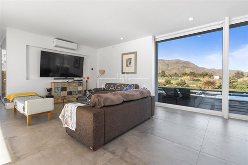 Casa En Venta De 4d/5b Las Brisas
