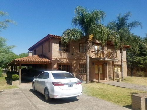 Imagen 2 de 21 de Excelente Casa En Country En Villa Allende