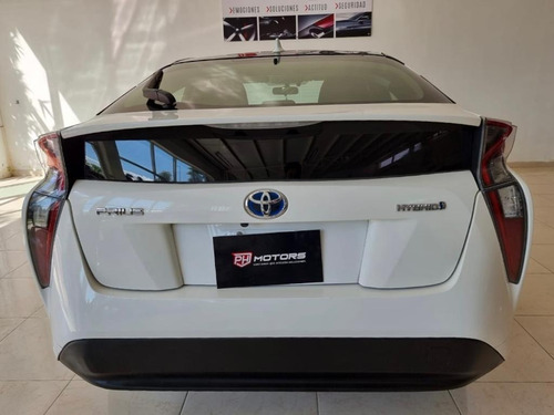 Imagen 4 de 13 de Toyota Prius 2017 Base Hybrid