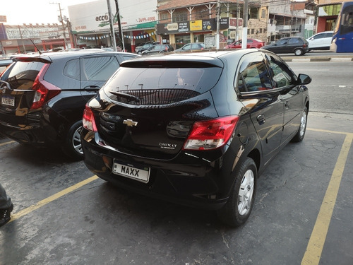 Imagem 9 de 11 de Chevrolet Onix 2014 1.0 Lt 5p