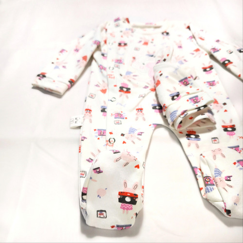 Enteritos De Algodón Para Bebé Unisex Con Gorrito. Bubujitas Crema 4 Kg A 6 Kg Conejitos Rosas
