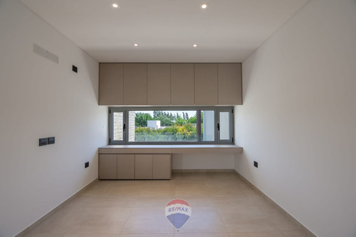Venta Cañuelas Chico Duplex 3 Dorm. A Estrenar Cba