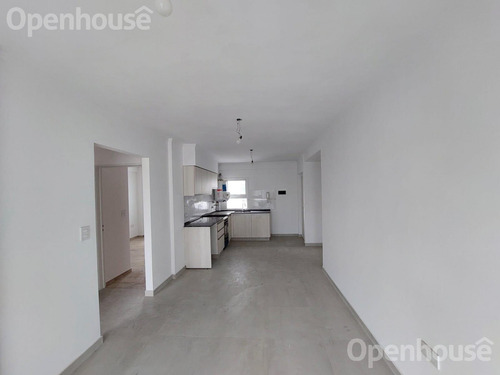 Departamento 3 Ambientes Con Balcon En Caseros