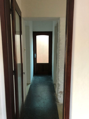 Lega Propiedades Vende Hermosa Casa Con Fondo.