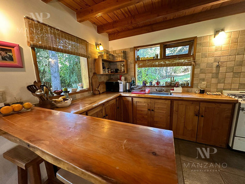 Venta De Casa 210 M2 En 1123 M2 Terreno - Villa La Angostura