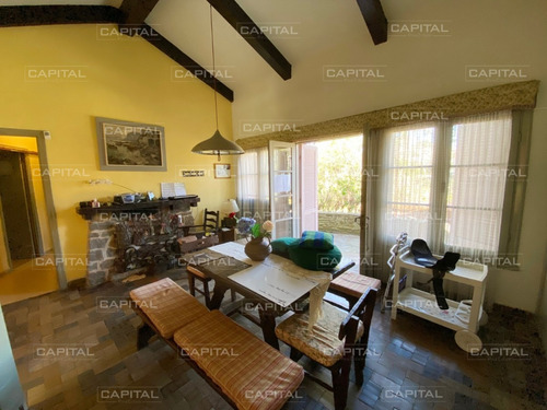 Casa De Tres Dormitorios En Venta En San Rafael-ref:30545