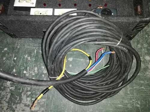 Acometida 220 Y 110 Voltios (Usado)