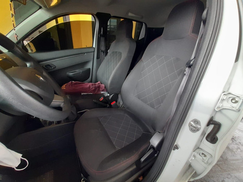 Imagem 7 de 9 de Renault Kwid Kwid Zen 1.0 Flex 12v 5p Mec. Flex Manual
