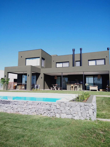 Casa A La Laguna En Alquiler En El Cantón, Escobar, G.b.a. Zona Norte