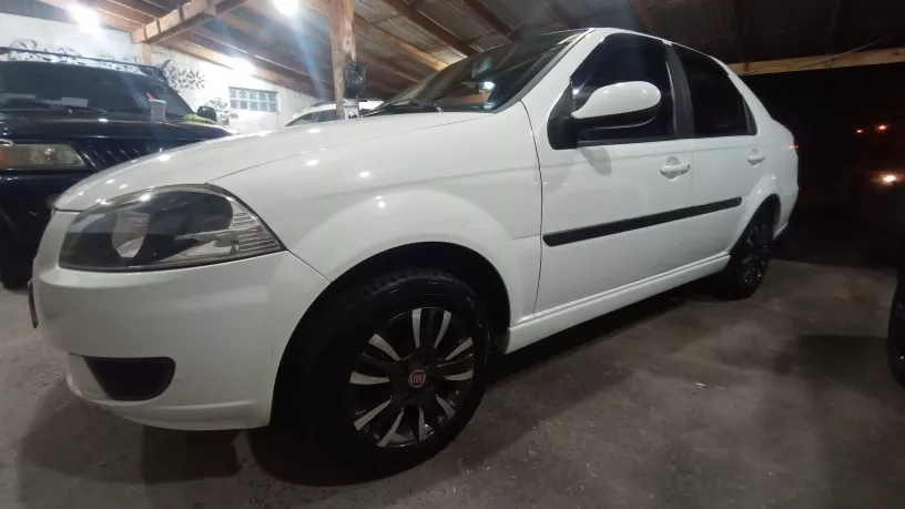 Fiat Siena 1.0 El Flex 4p