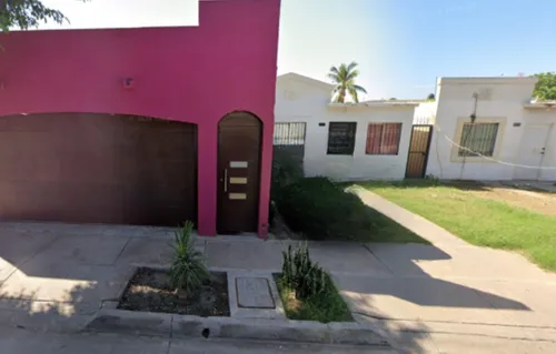 Casa En Venta, Recuperación Bancaria, Col. Jardines Del Bosque, Los Mochis, Sinaloa. Jf08