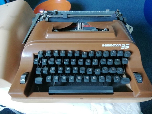 Máquina De Escribir Portátil Remington 25