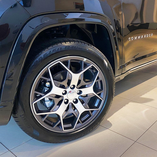 Imagen 14 de 15 de Jeep Commander Overland 4x4