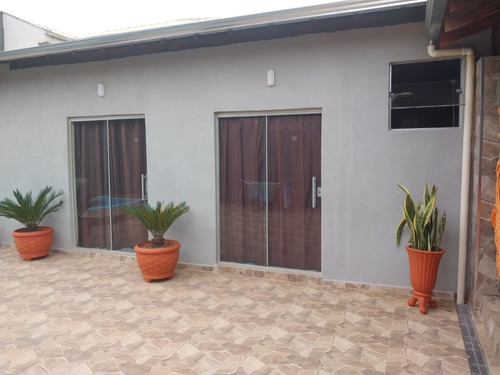 Casa Com 2 Quartos 3 Banheiros 1 Sala Grande E Garagem Grand