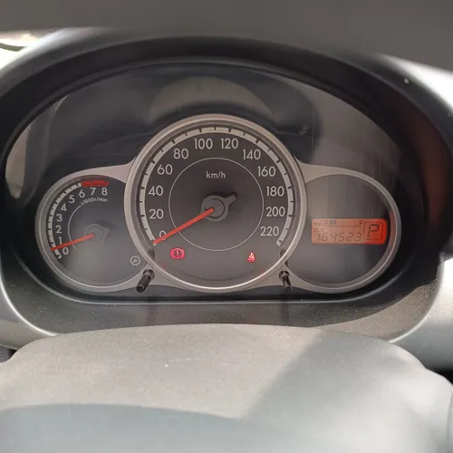 Mazda 2 At 1.5cc 2012