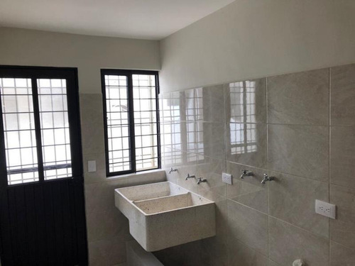 Imagen 4 de 12 de Casa Sola En Renta Contry La Silla
