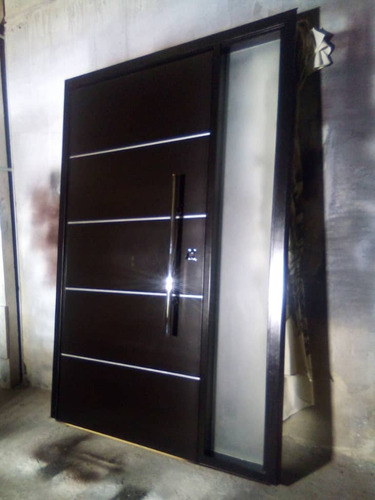 Puertas De Madera Masciza Con Marco Con Visor De Vidrio