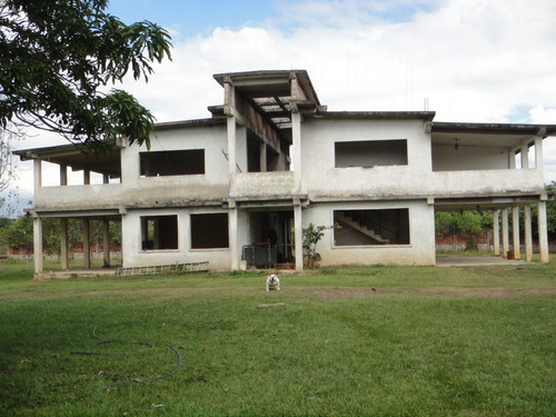 Casa Grande Con Terreno Tipo Mini Finca 