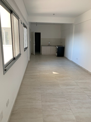 Imagen 4 de 13 de Monoambiente Divisible De 32 M2!! Excelente Ubicación