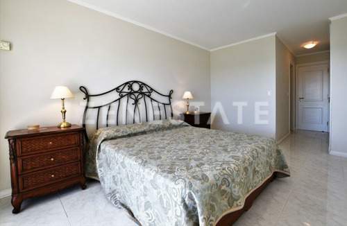 Venta De Apartamento 3 Dormitorios En Playa Mansa,