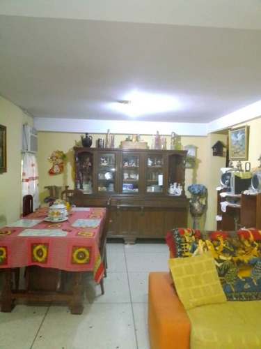 Imagen 1 de 10 de En Venta Apartamento En Centro De Maracay 04243368365